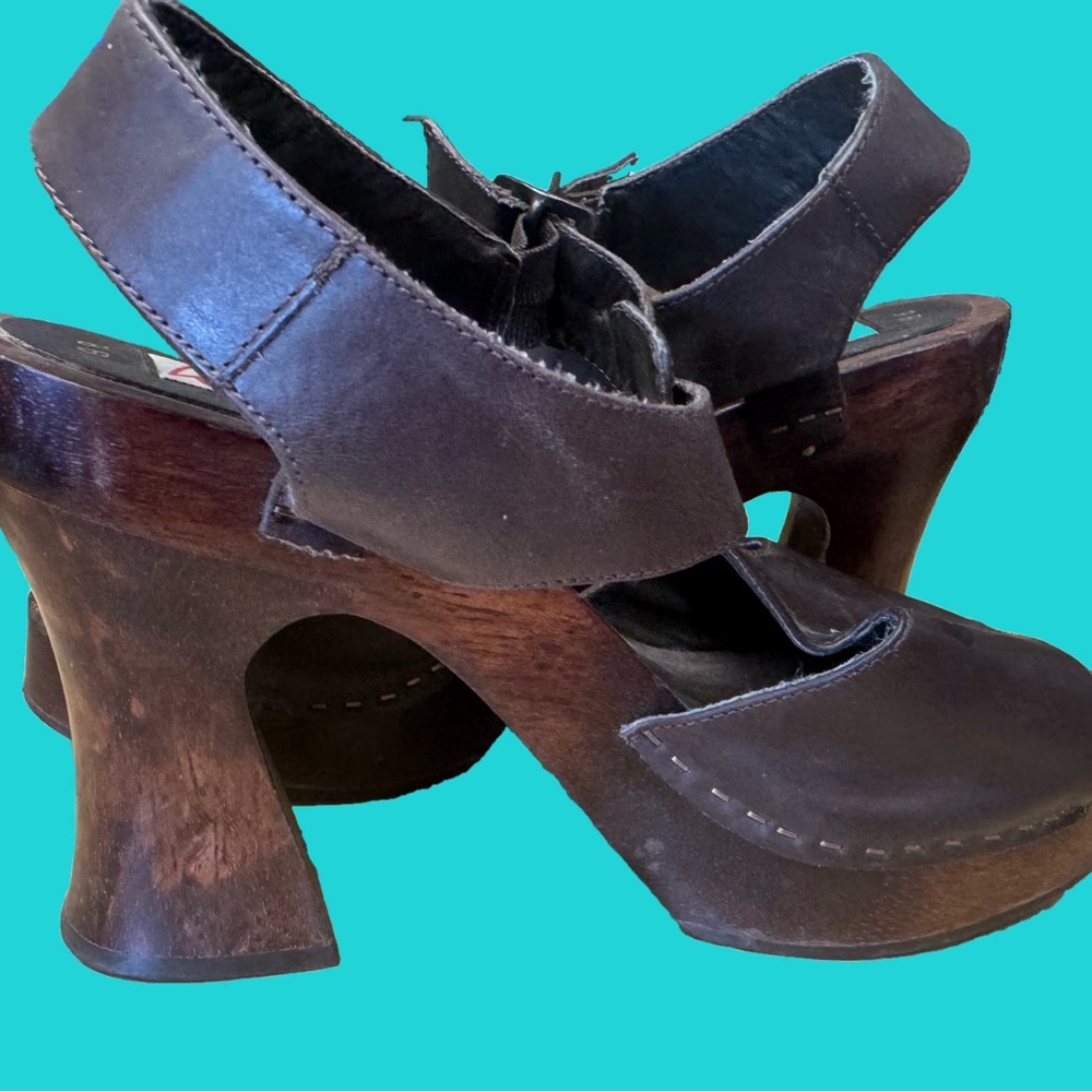 Vintage size 9 Wild Pair Heels
